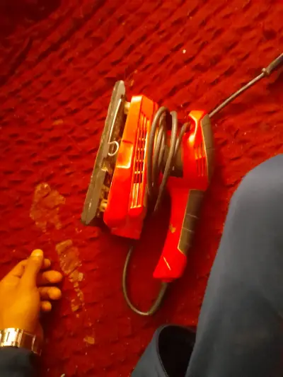 Lijadora eléctrica roja compacta - miniatura 1