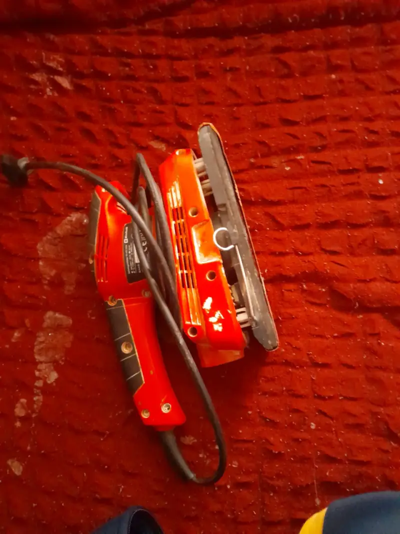 Lijadora eléctrica roja compacta - 3
