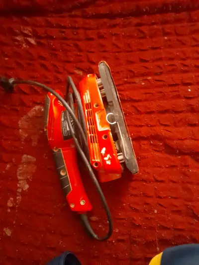 Lijadora eléctrica roja compacta - miniatura 3