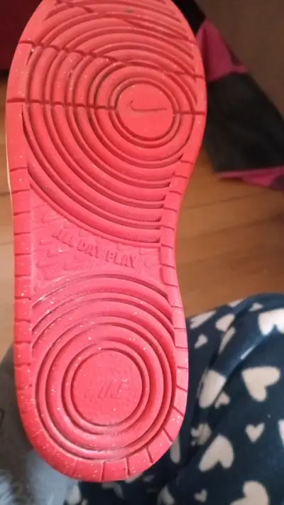 Zapatillas deportivas blancas y naranjas - miniatura 4