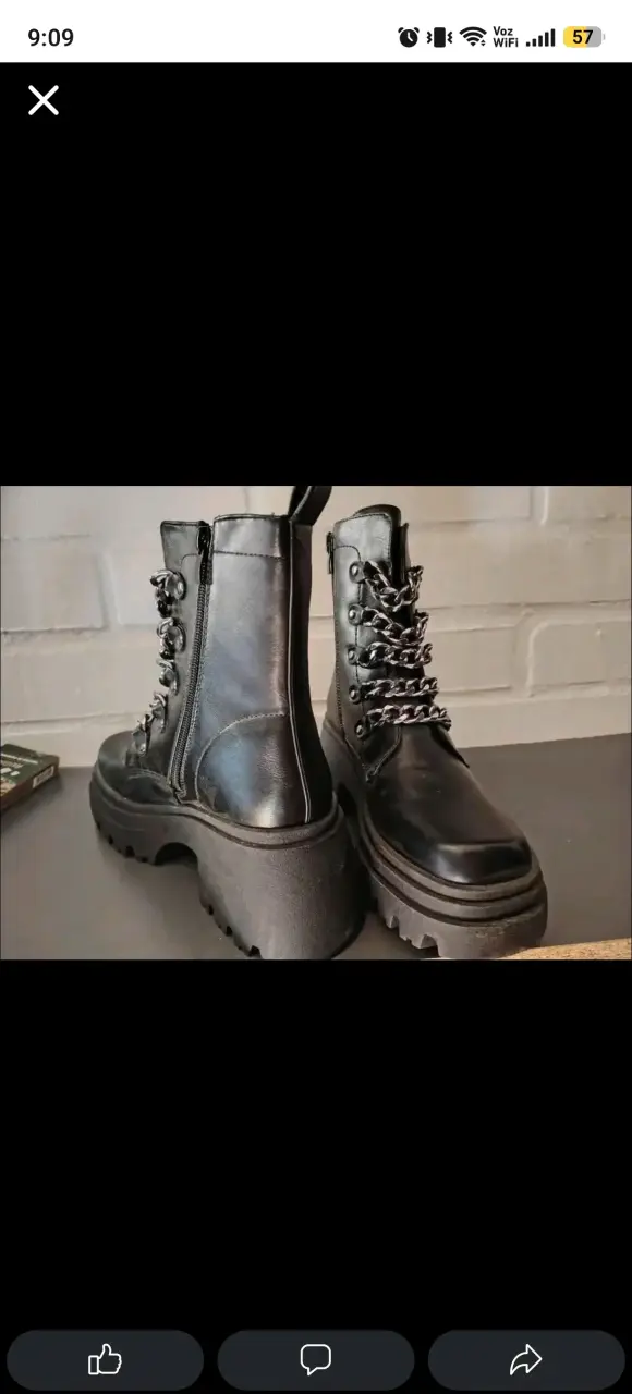 Botas negras con cadenas estilo punk - 5