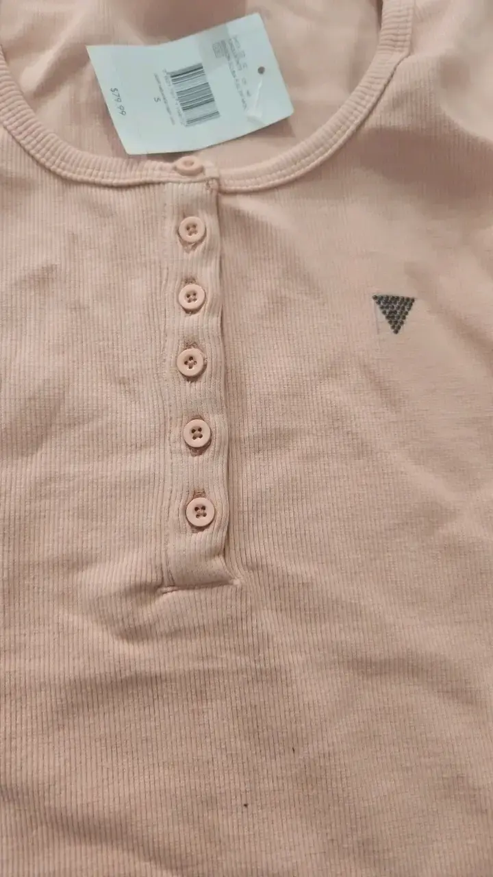Polera Guess rosada de manga larga - 3