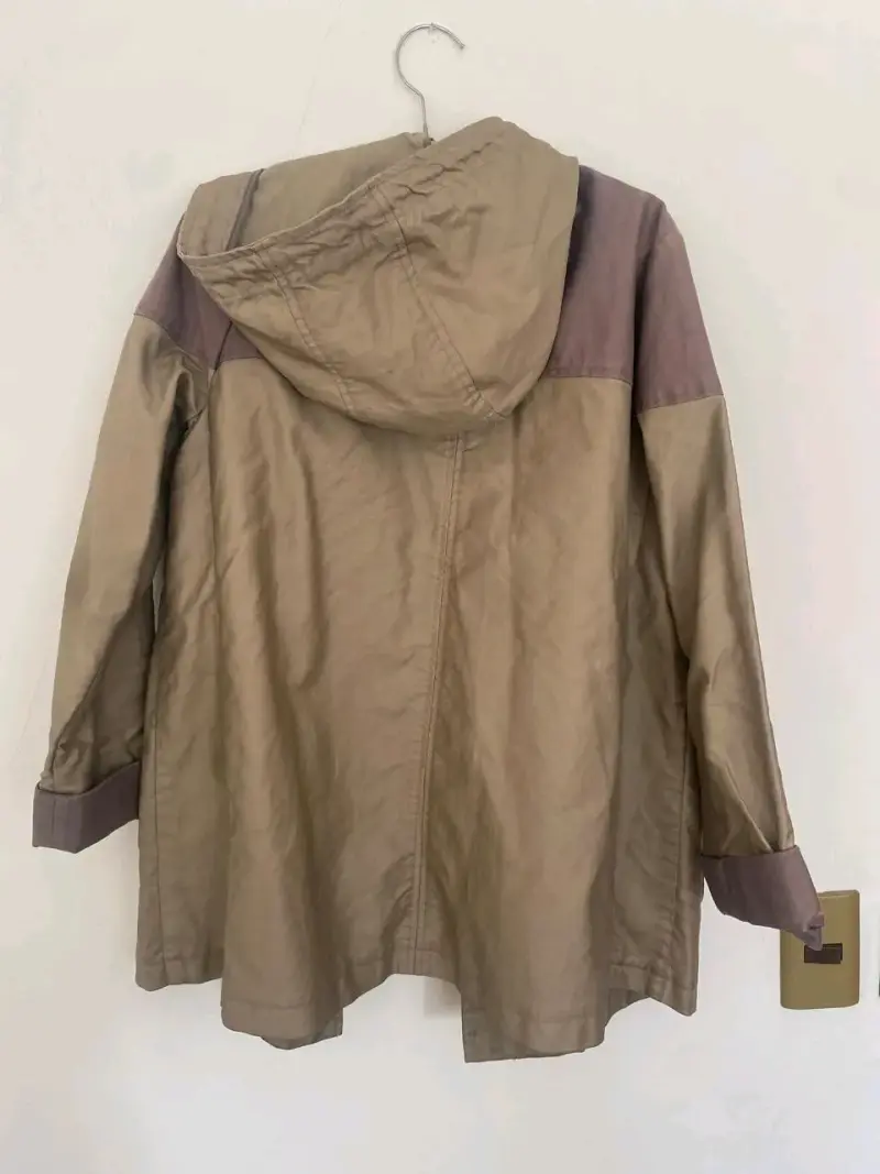 Abrigo impermeable con capucha beige TOP SHOP - 3