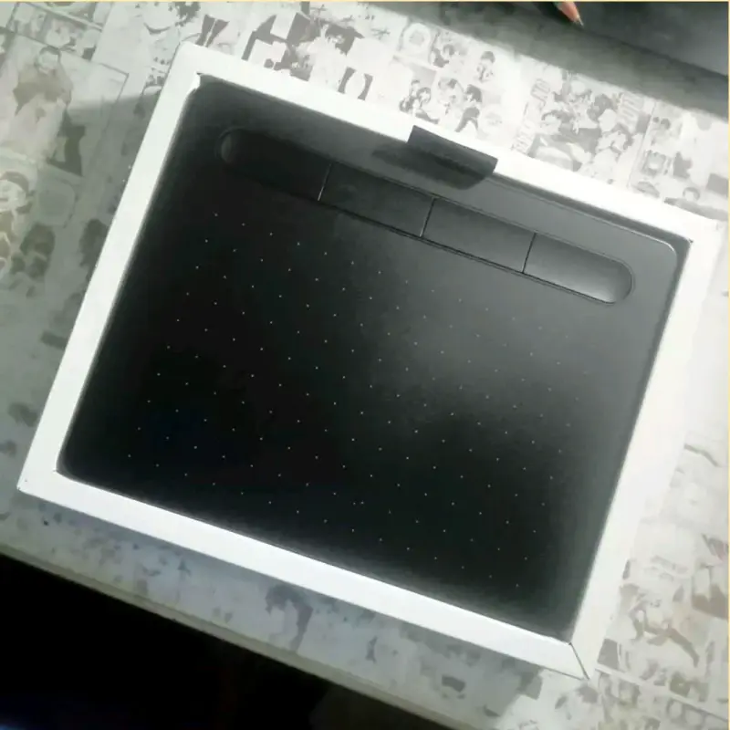 Tableta gráfica Wacom Intuos pequeña - 2