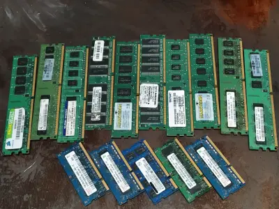 LOTE DE 15 MEMORIAS RAM DDR3 Y DDR2 - miniatura 1