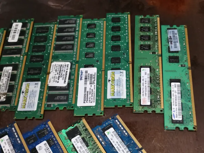 LOTE DE 15 MEMORIAS RAM DDR3 Y DDR2 - 2