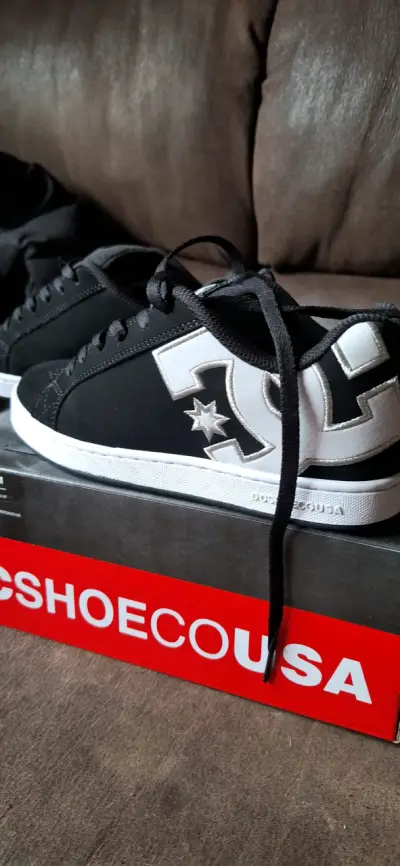 Zapatillas DC Shoes negras y blancas - miniatura 1