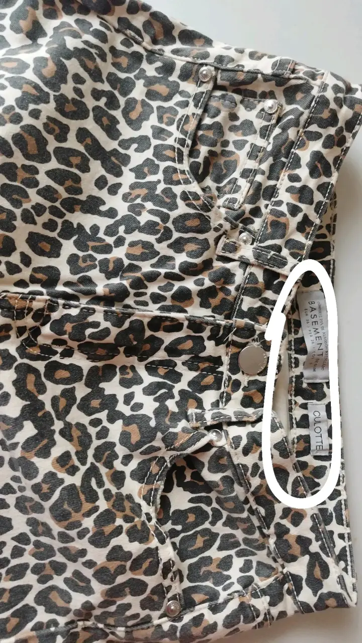 Lote de ropa, 9 prendas. - 4