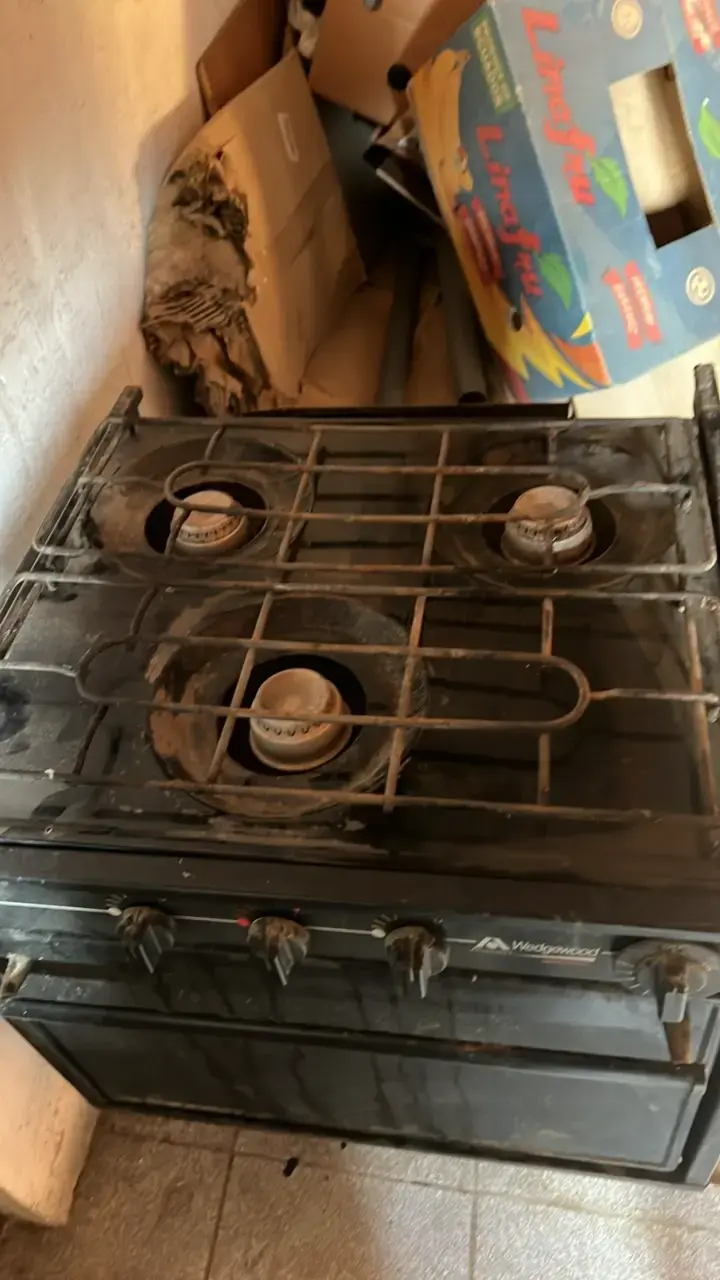 Cocina a gas Wedgewood de tres quemadores - 2