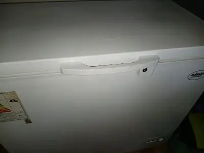 Congelador horizontal Maiggas 200L en buen estado - miniatura 5