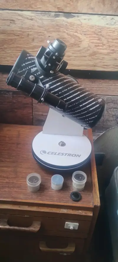 Telescopio Celestron con accesorios - miniatura 1