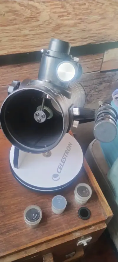 Telescopio Celestron con accesorios - miniatura 2