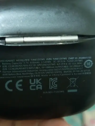 Audífonos inalámbricos JBL negros - miniatura 3