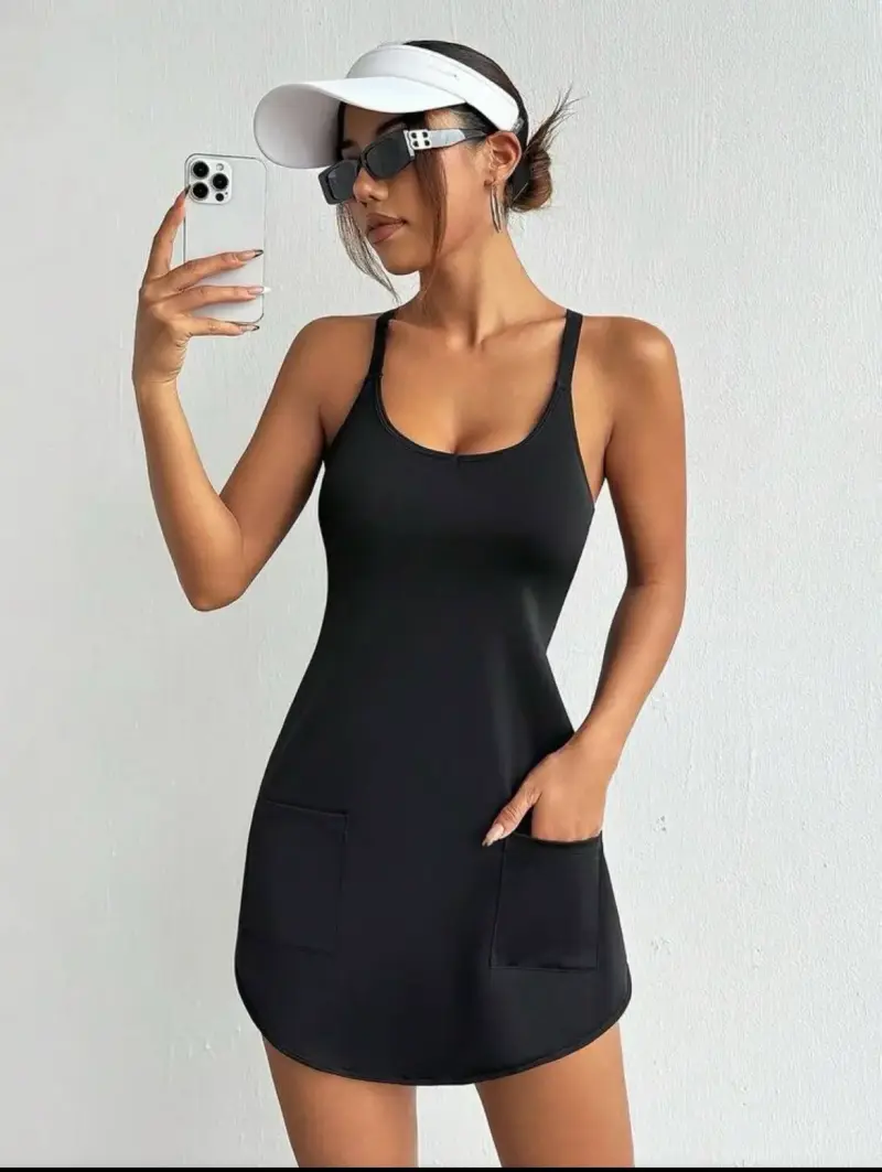 Vestido deportivo negro con bolsillos - 1