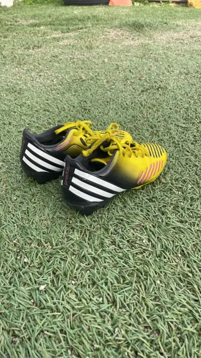Zapatillas de fútbol Adidas Predator amarillas - miniatura 1