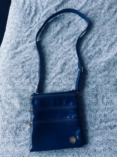 Cartera bandolera azul de cuero elegante - miniatura 2