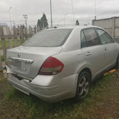 Auto Nissan Tiida 2010 - miniatura 1