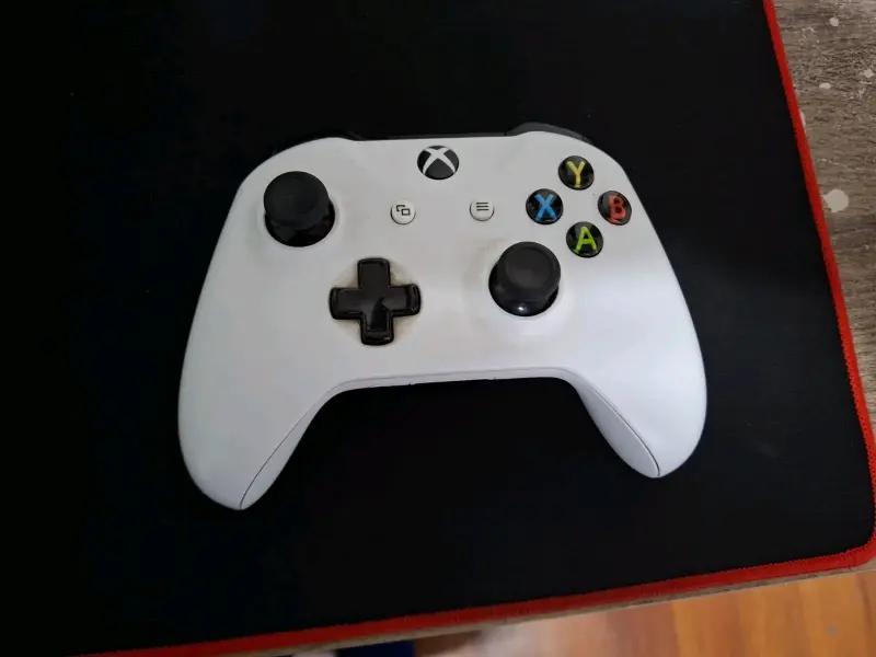Consola Xbox One S de 1tb - 3