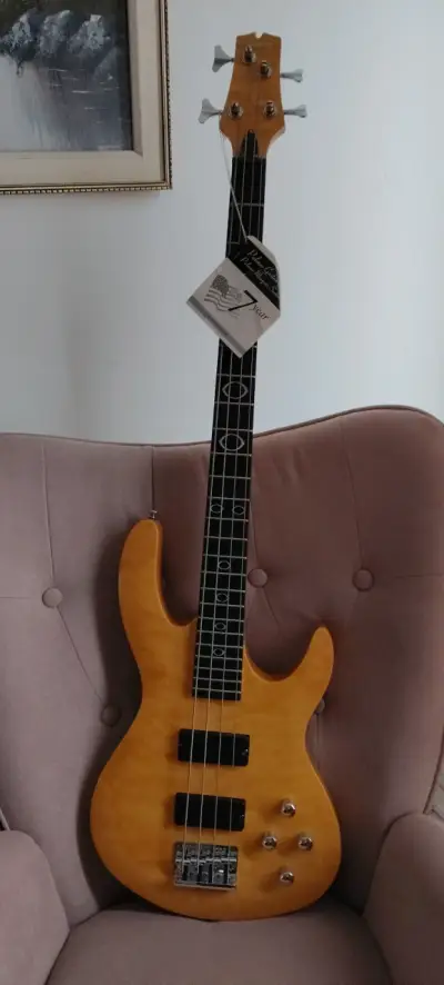 Bajo eléctrico Dean Custom 4 cuerdas - miniatura 1