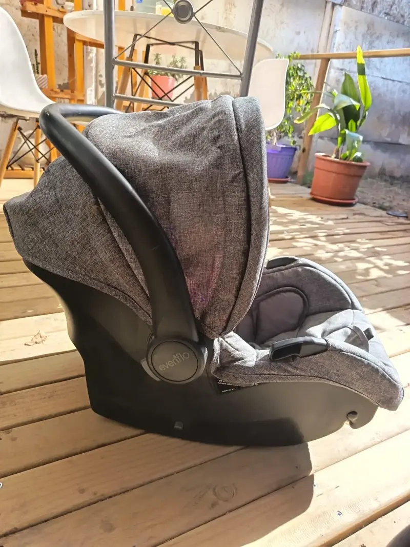 Coche y silla de auto Evenflo gris - 3
