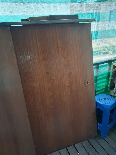 Puerta de madera corrediza usada - miniatura 1