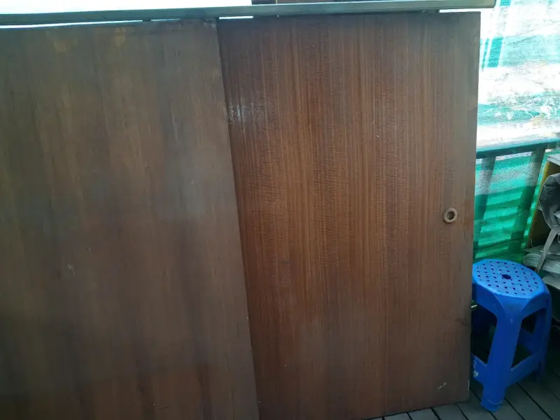 Puerta de madera corrediza usada - 2