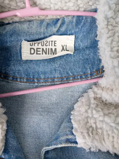 Chaqueta de mezclilla con forro de borrego - miniatura 4