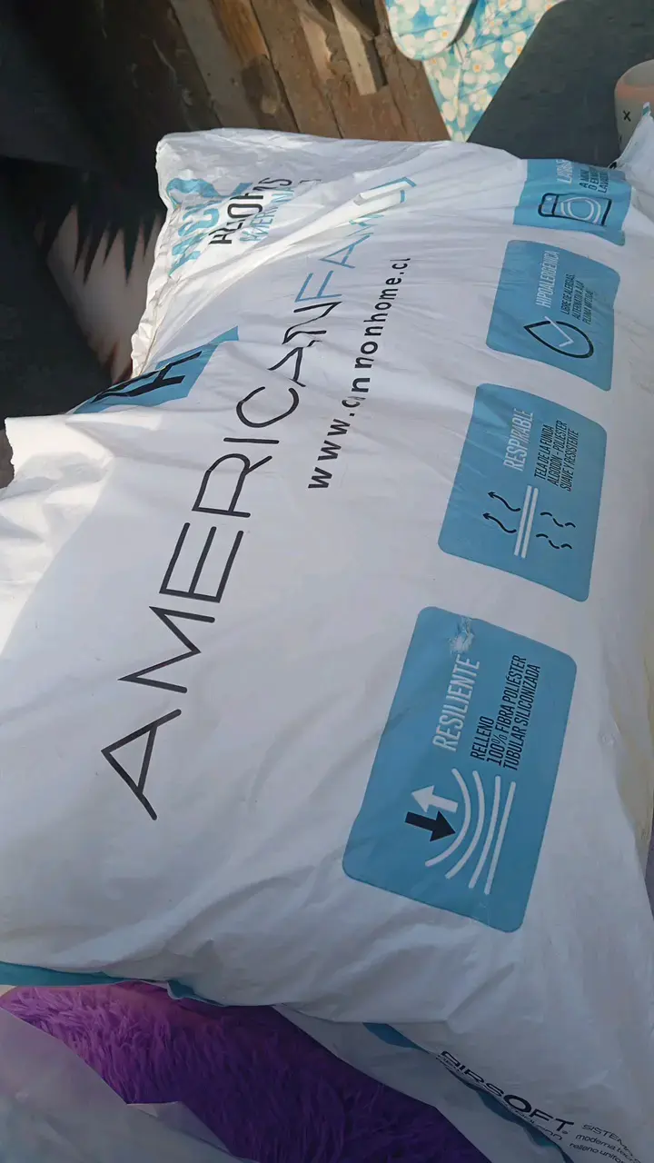 Almohada American Family resistente y respirable