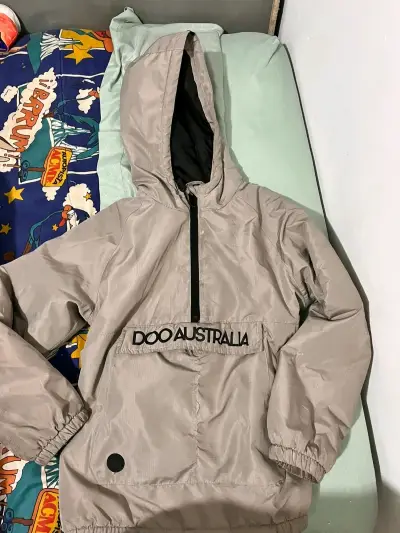 Cortaviento Doo Australia beige con capucha - miniatura 1