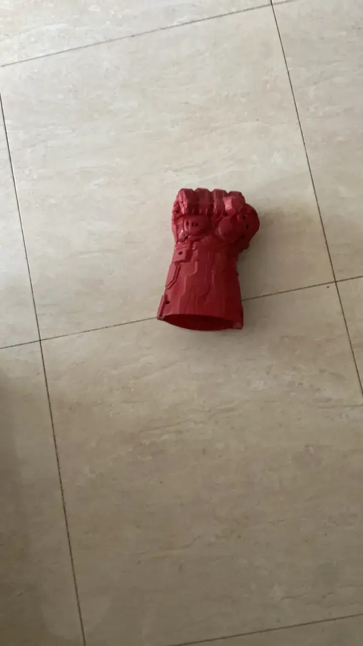 Guante de juguete rojo con luces thanos - 2