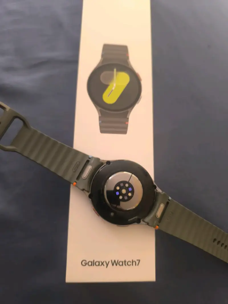 Samsung Galaxy Watch7 con correa verde - 2