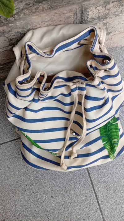 Mochila rayada con hojas tropicales - miniatura 3