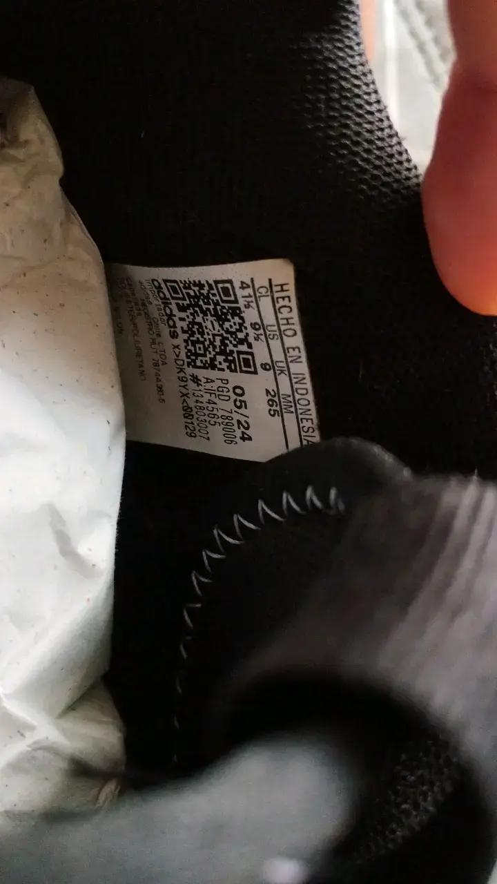 Adidas Own the Game 3.0 en color blanco y negro. - 6