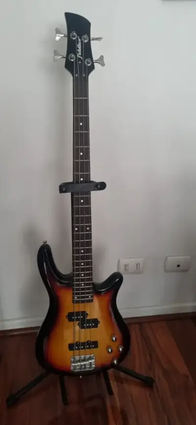 Bajo eléctrico Fiddler Sunbrust + Amplificador - miniatura 1