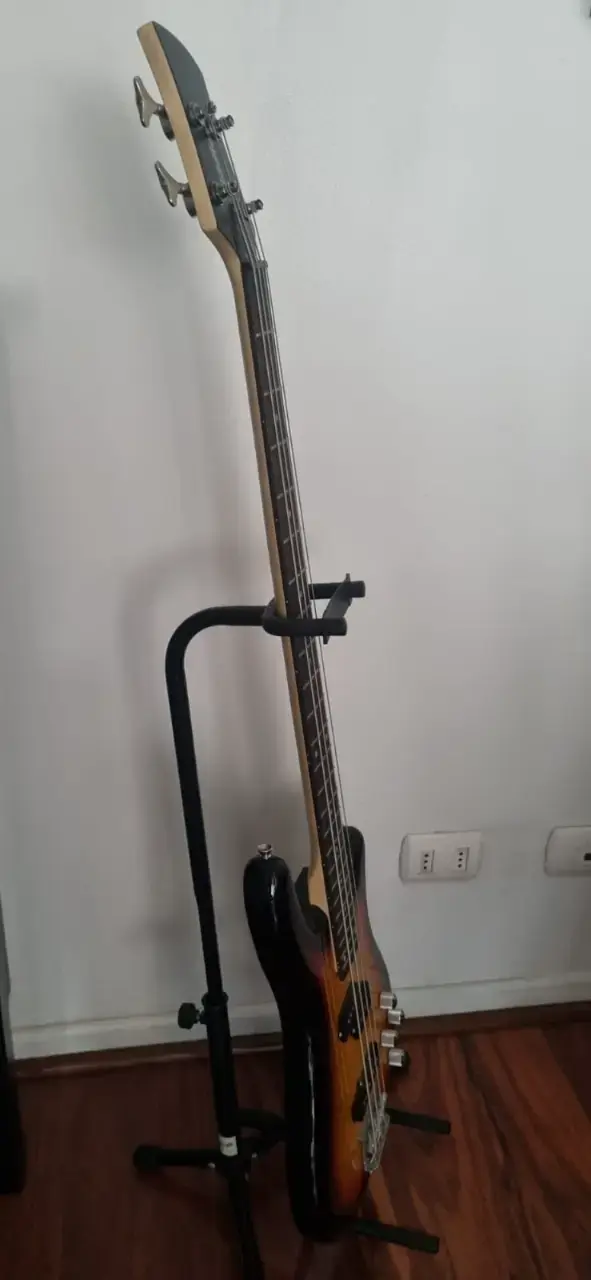 Bajo eléctrico Fiddler Sunbrust + Amplificador - 2