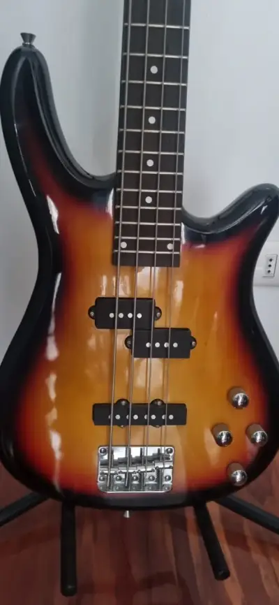 Bajo eléctrico Fiddler Sunbrust + Amplificador - miniatura 4
