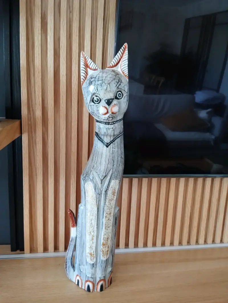 Conjunto de esculturas de gatos de madera - 4