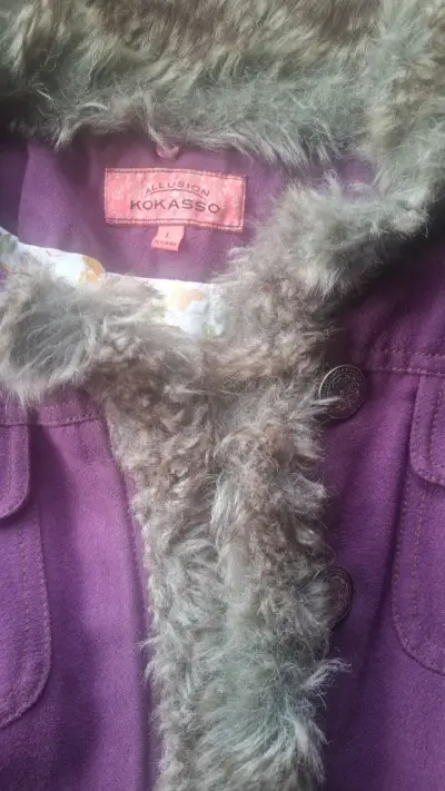 Chaqueta morada con forro de piel sintética - miniatura 3