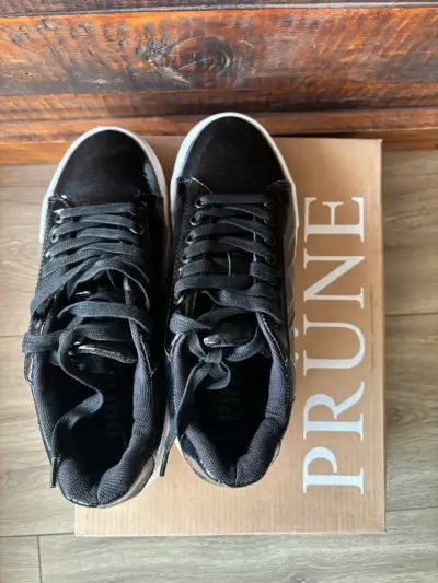 Zapatillas negras Prüne de charol - miniatura 2