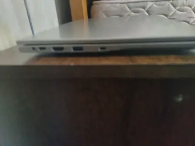 Laptop Acer delgada y portátil - miniatura 4