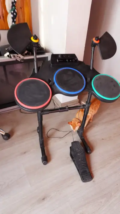 Batería electrónica Guitar Hero - miniatura 1