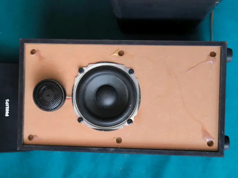 Sistema de sonido Philips con parlantes - 3