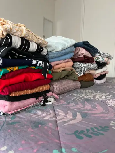 Lote de ropa variada para mujer - miniatura 1