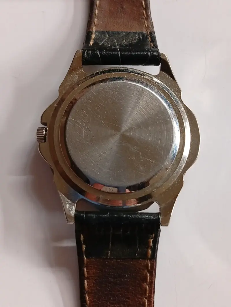 Reloj Chiquita Enza clásico con correa negra - 2