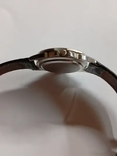Reloj Chiquita Enza clásico con correa negra - miniatura 3