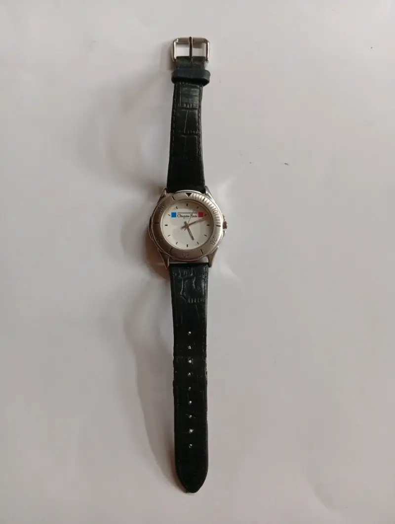 Reloj Chiquita Enza clásico con correa negra - 4