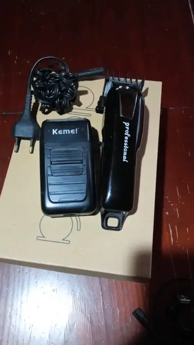 Máquinas cortapelos y eléctrica con accesorios - miniatura 1