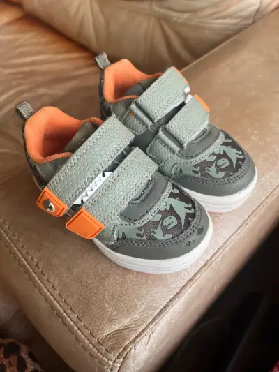 Zapatillas infantiles con luces - miniatura 3