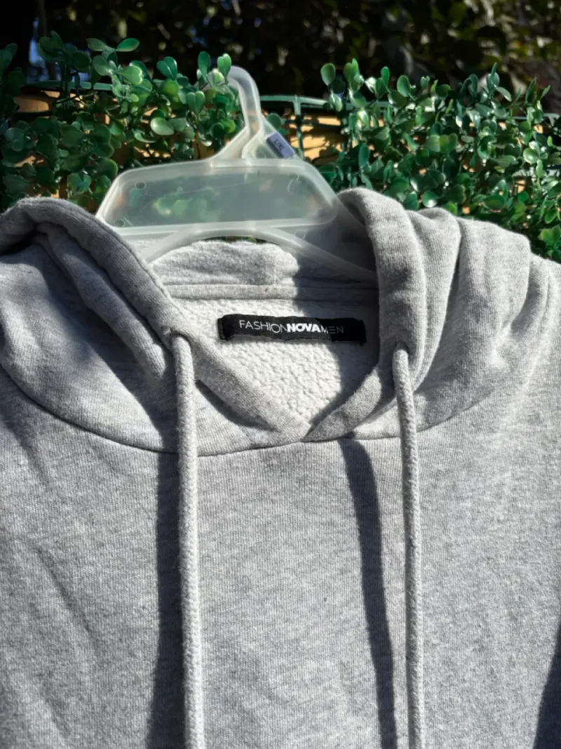 Polerón gris Fashion Nova hombre - 3