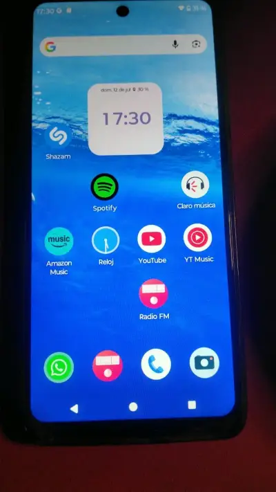 Smartphone Android con pantalla grande - miniatura 2